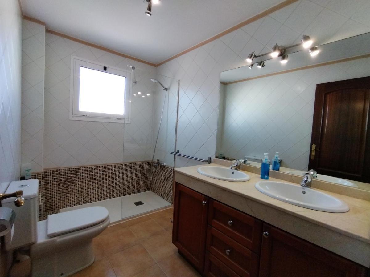 Mandala Apartment Tias Luaran gambar